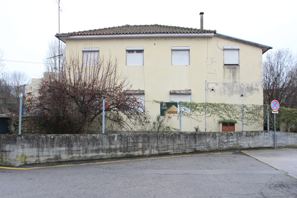 Venda - Moradia - Chaves