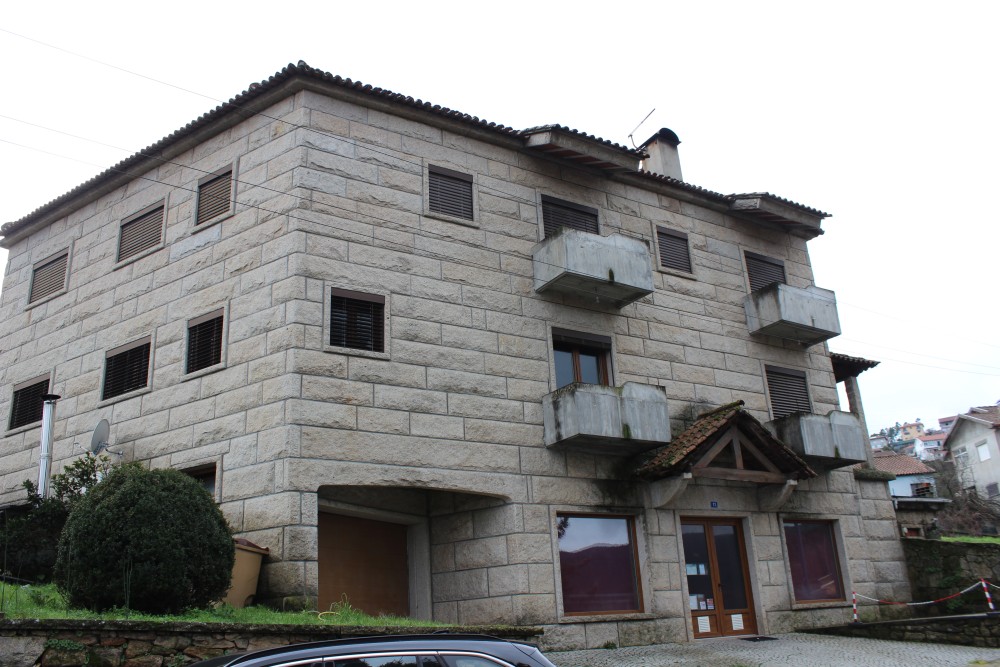 Venda - Moradia - Chaves