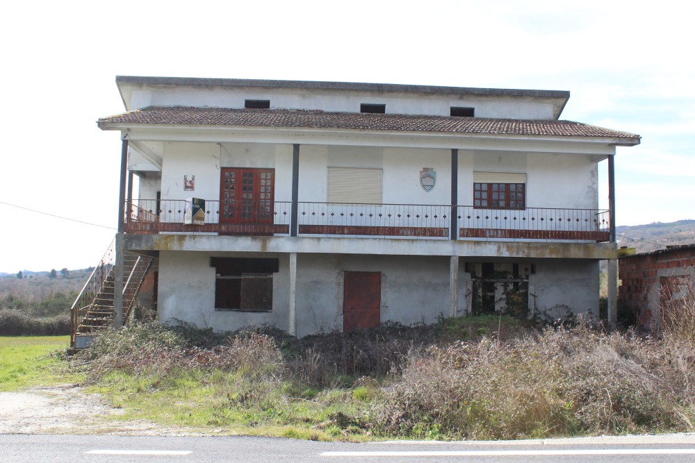 Venda - Moradia - Chaves